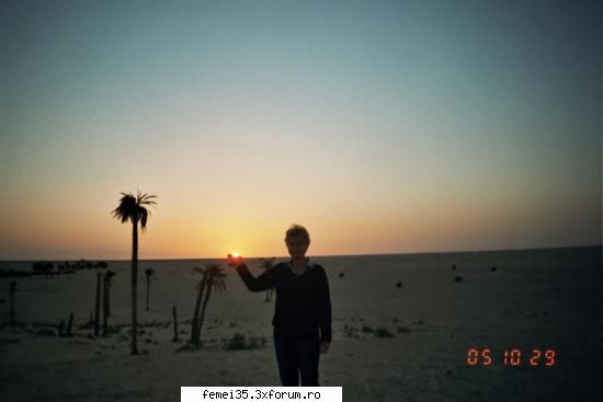mingea de foc - rasarit de soare in desert ladonna
